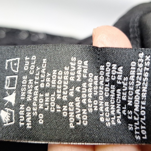 Ronni Nicole Black Lace Long Sleeve Shift Dress w/ Nude Body Lining Size 18 - Picture 8 of 9